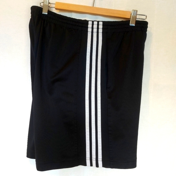 ADIDAS ♡ Mens Sport Shorts - Picture 5 of 7